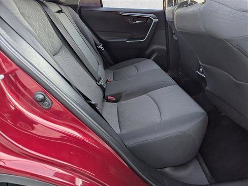 Used 2022 Toyota RAV4 XLE image 19