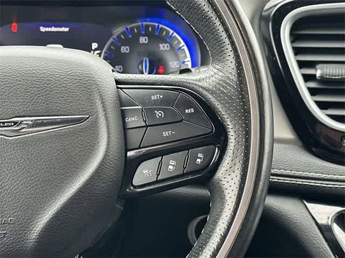 Used 2021 Chrysler Pacifica Limited w/ S Appearance Package image 10