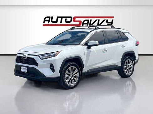 Used 2025 Toyota RAV4 XLE Premium w/ Weather Package FWD image 3