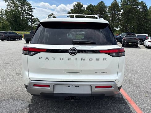 Used 2023 Nissan Pathfinder SL w/ SL Premium Package AWD/4WD image 8