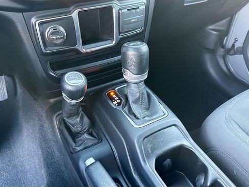 Used 2021 Jeep Wrangler Unlimited Sport AWD/4WD image 17