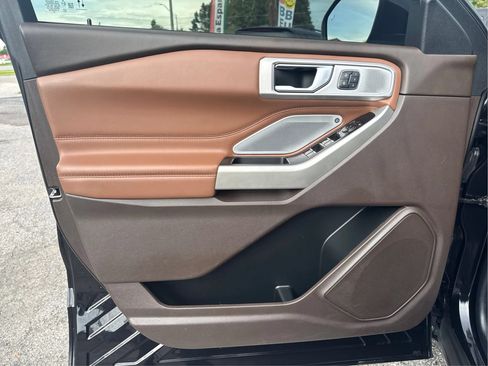 Used 2022 Ford Explorer King Ranch w/ Technology Package AWD/4WD image 35