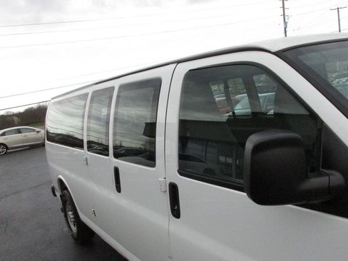 Used 2014 Chevrolet Express 2500 Extended RWD image 43