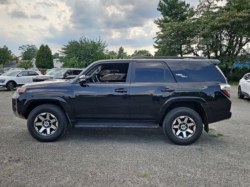 Used 2020 Toyota 4Runner TRD Off-Road Premium w/ Moonroof Package AWD/4WD image 4
