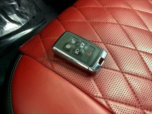 Used 2019 Land Rover Range Rover SV Autobiography Dynamic image 11