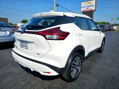 Used 2021 Nissan Kicks SV image 5