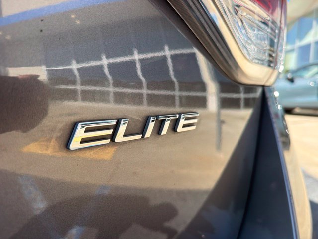 Used 2015 Honda Odyssey Touring Elite image 8
