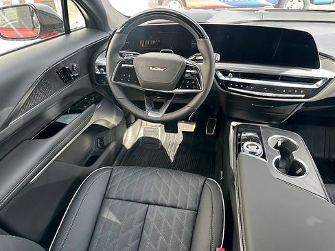 New 2026 Cadillac Lyriq V image 17
