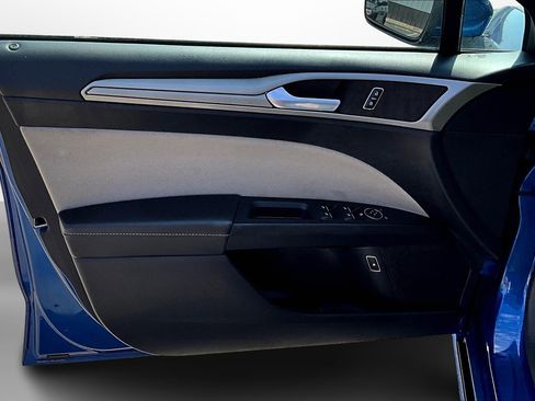 Used 2018 Ford Fusion S image 25