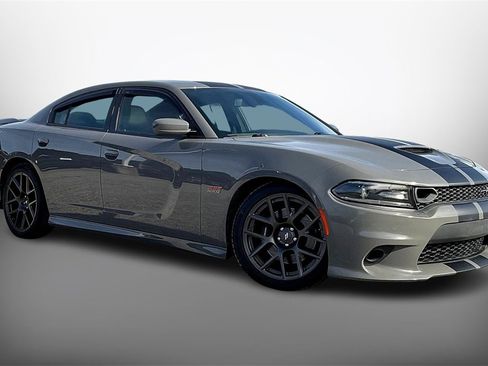 Used 2019 Dodge Charger Scat Pack w/ Plus Group image 3