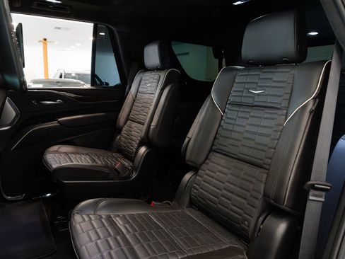 Used 2024 Cadillac Escalade Sport Platinum w/ LPO, ONYX Package AWD/4WD image 20