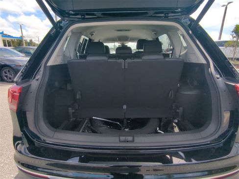 Used 2024 Volkswagen Tiguan SE image 15