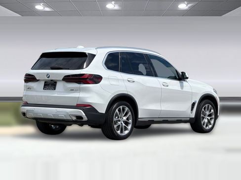 Used 2024 BMW X5 xDrive40i AWD/4WD image 8