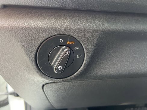 Used 2020 Volkswagen Jetta SE image 24