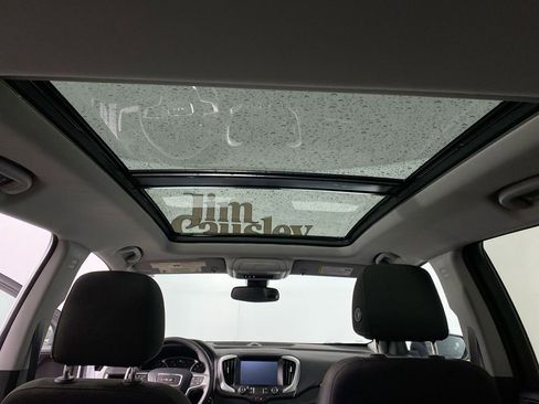 Used 2023 GMC Terrain SLE w/ Driver Convenience Package image 21