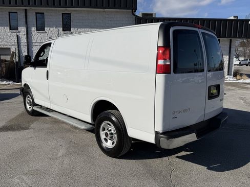 Used 2024 GMC Savana 2500 w/ Driver Convenience Package image 3
