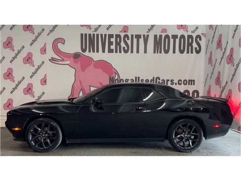 Used 2020 Dodge Challenger SXT w/ Blacktop Package RWD image 8