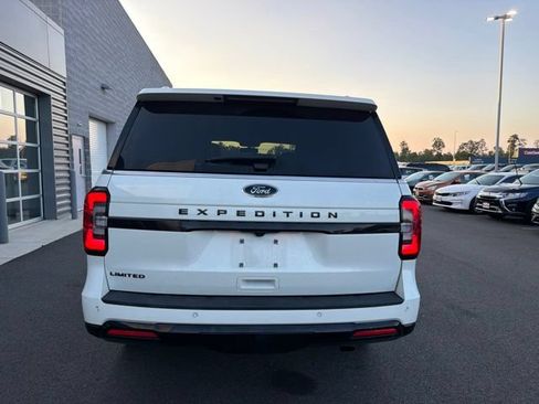 Used 2024 Ford Expedition Limited AWD/4WD image 7