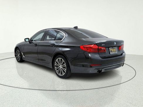 Used 2020 BMW 530e xDrive w/ Convenience Package image 6
