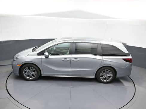 Certified 2025 Honda Odyssey Touring image 44