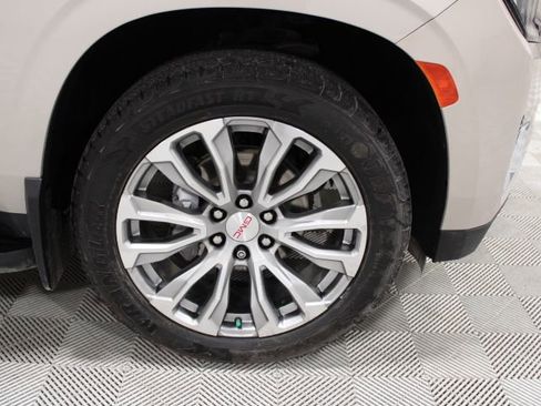 Used 2022 GMC Yukon XL Denali image 43