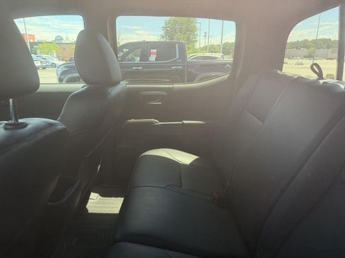Used 2023 Toyota Tacoma TRD Off-Road w/ TRD Premium Off Road Package AWD/4WD image 10