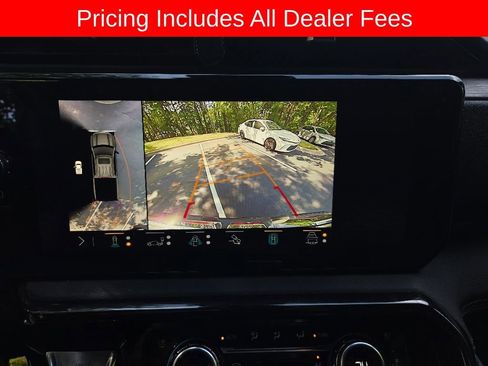 Used 2023 GMC Sierra 1500 AT4 w/ Technology Package AWD/4WD image 9