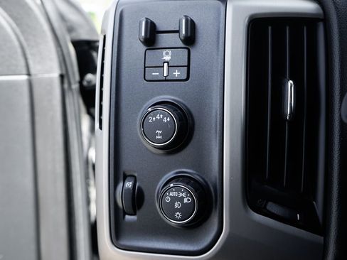 Used 2017 GMC Sierra 2500 Denali w/ Duramax Plus Package AWD/4WD image 22