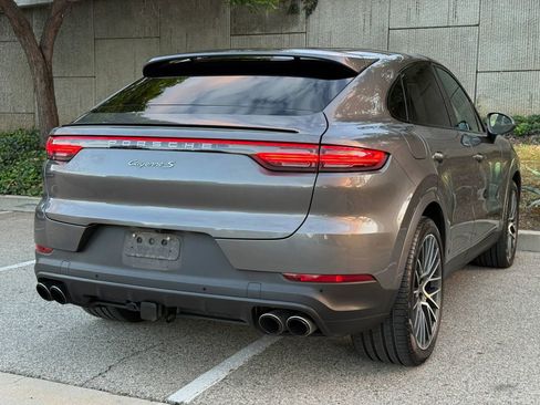 Used 2020 Porsche Cayenne S w/ Premium Package image 12
