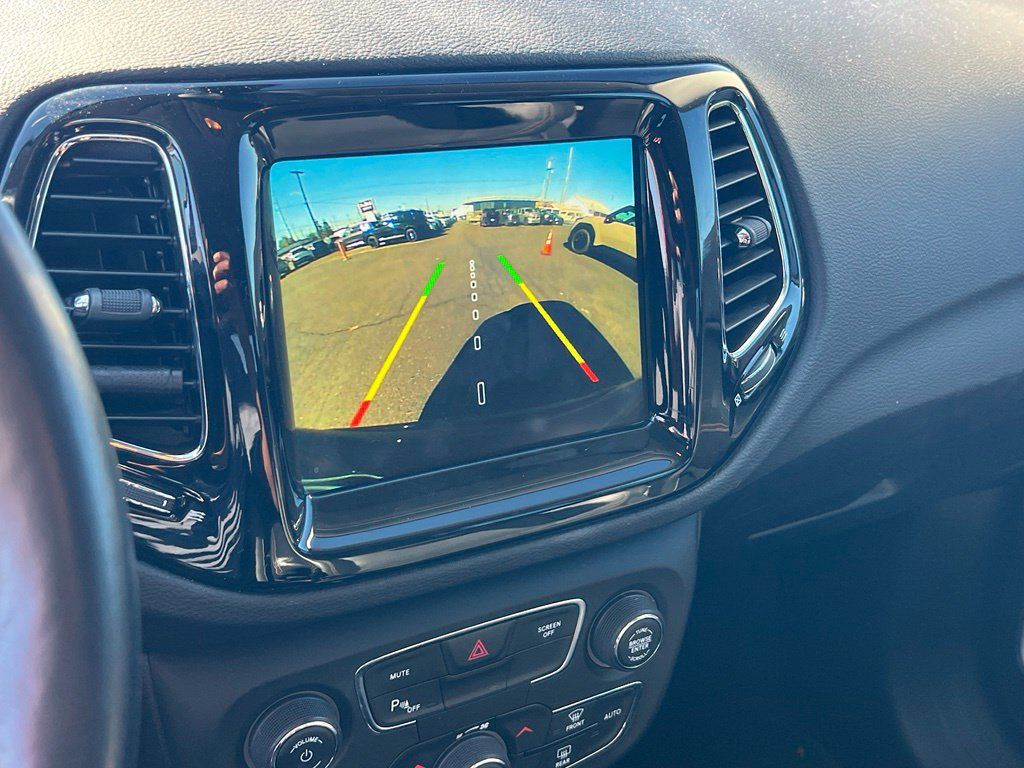 Used 2018 Jeep Compass Limited w/ Navigation Group FWD image 21