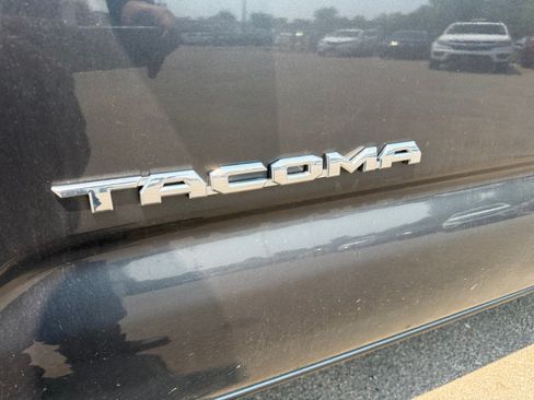 Used 2023 Toyota Tacoma TRD Off-Road AWD/4WD image 23