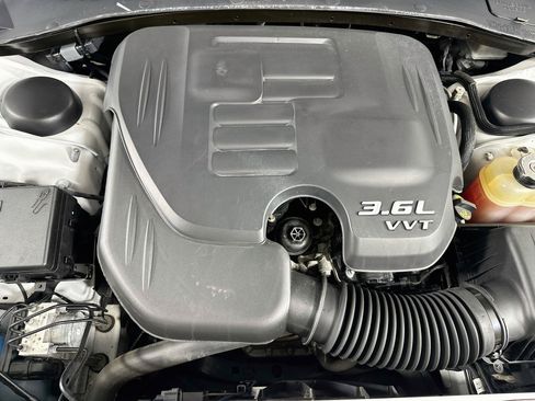 Used 2022 Dodge Charger SXT w/ Leather Interior Group RWD image 33