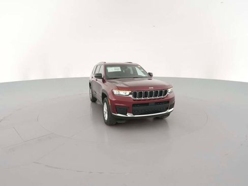 New 2025 Jeep Grand Cherokee L Laredo image 17
