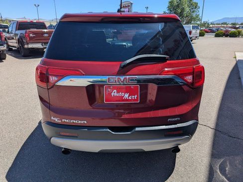 Used 2018 GMC Acadia SLE AWD/4WD image 4