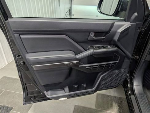 Used 2025 Toyota 4Runner TRD Sport AWD/4WD image 12