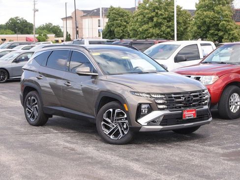 Used 2025 Hyundai Tucson Limited AWD/4WD image 2