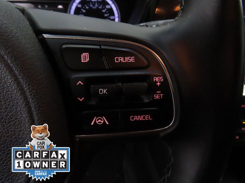 Used 2022 Kia Niro LXS image 12