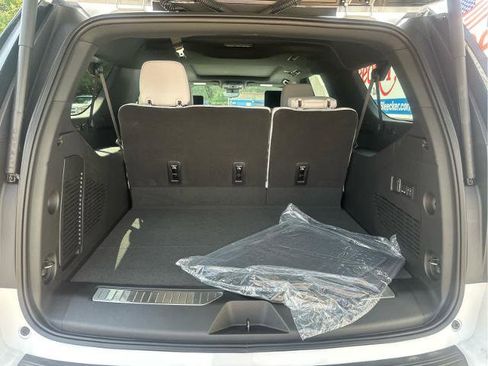 New 2025 Chevrolet Suburban Premier image 51