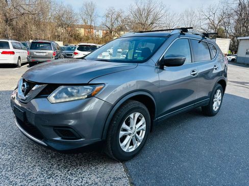 Used 2016 Nissan Rogue SV AWD/4WD image 2