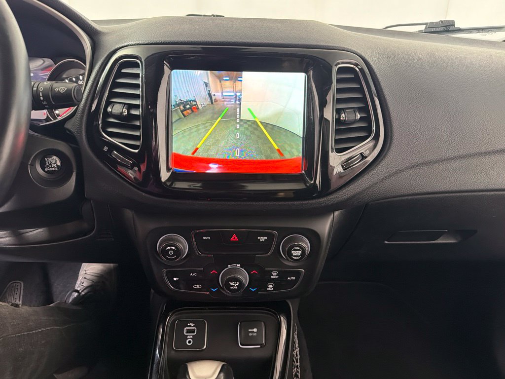 Used 2018 Jeep Compass Latitude w/ Popular Equipment Group FWD image 14