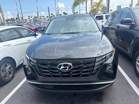 Used 2024 Hyundai Tucson SE FWD image 2