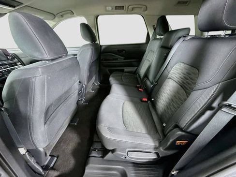 Used 2025 Nissan Pathfinder SV AWD/4WD image 23