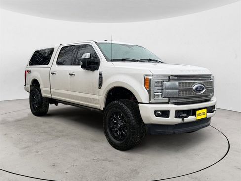 Used 2017 Ford F350 Platinum w/ Platinum Ultimate Package image 3
