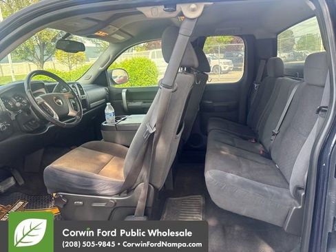 Used 2007 Chevrolet Silverado 1500 LT w/ 1LT Convenience Package AWD/4WD image 8