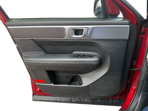 Used 2025 Hyundai Santa Fe SEL AWD/4WD image 17