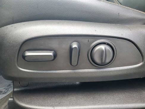 Used 2020 Chevrolet Traverse LT w/ LT Premium Package image 18