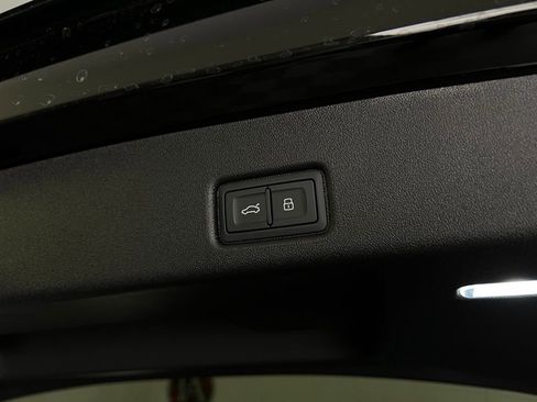 New 2025 Audi Q5 Prestige image 36