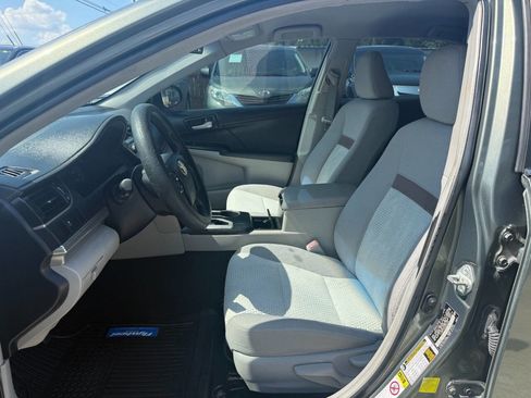 Used 2012 Toyota Camry LE image 10