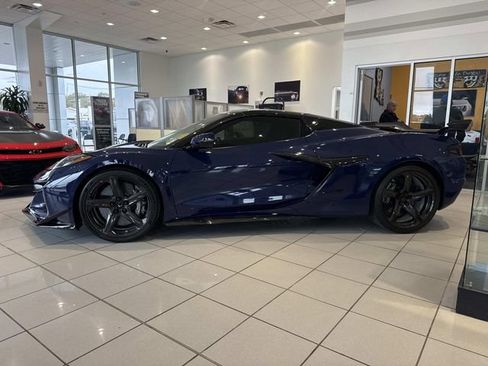 Used 2025 Chevrolet Corvette Z06 w/ Z07 Performance Package image 4
