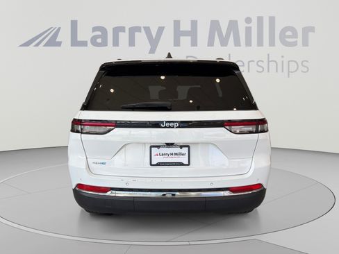 Used 2024 Jeep Grand Cherokee Limited 4xe AWD/4WD image 4